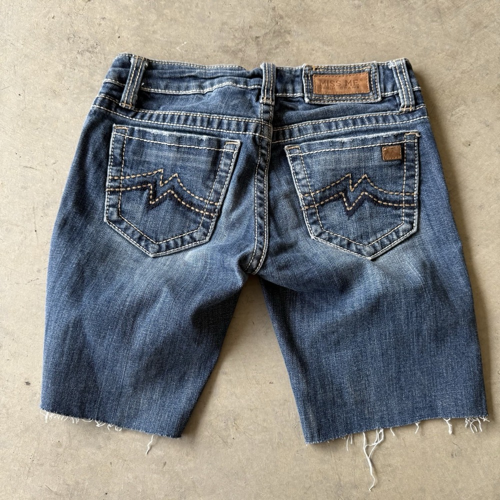 Miss Me Cut Off Shorts Womens 26 Blue Standard Fit Low Rise Denim Bermuda Modest - Picture 6 of 10